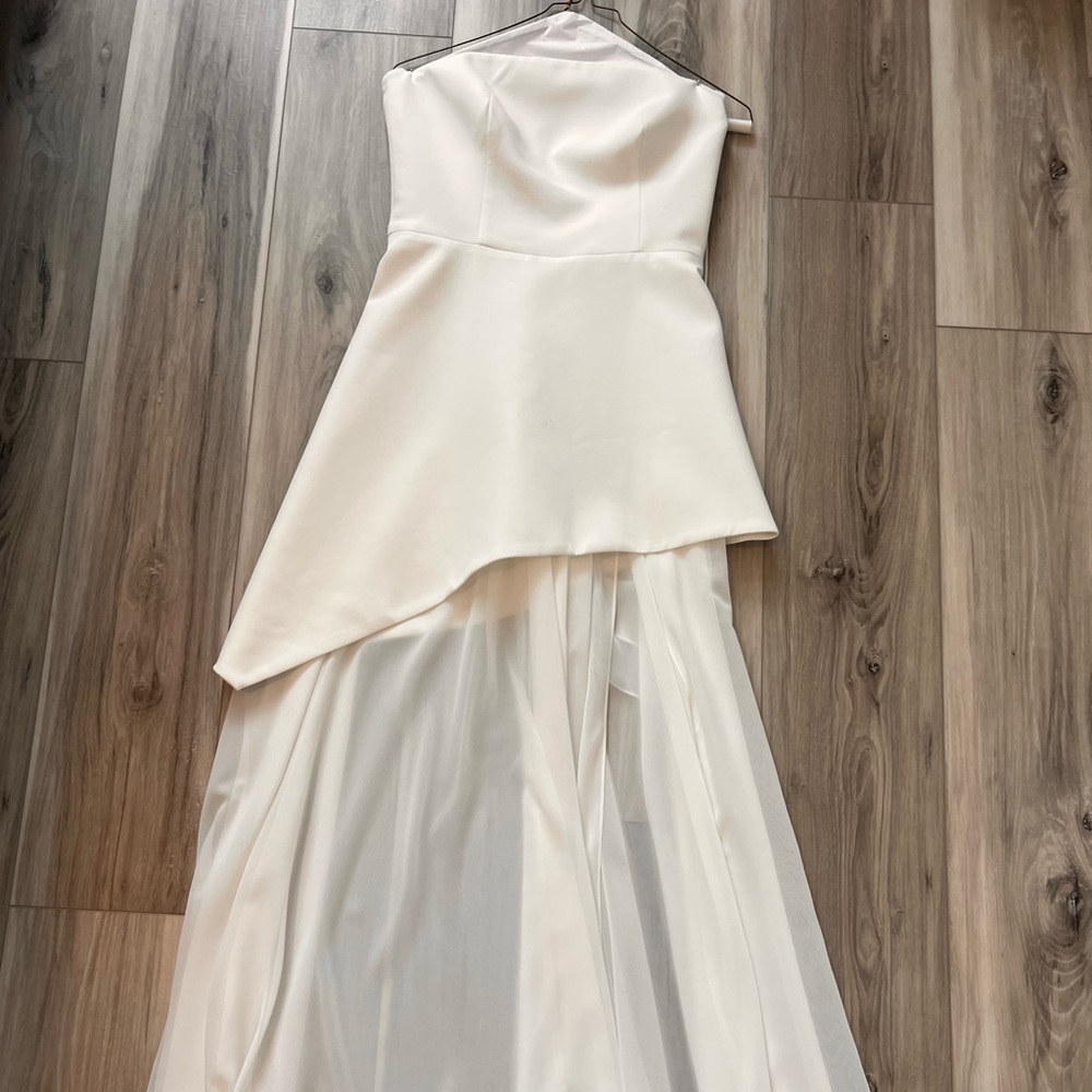 Elegant White Evening Dress - Picture 6 of 10
